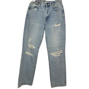 Hidden NWT Distressed Mom Jeans (Size 26) Light Wash
